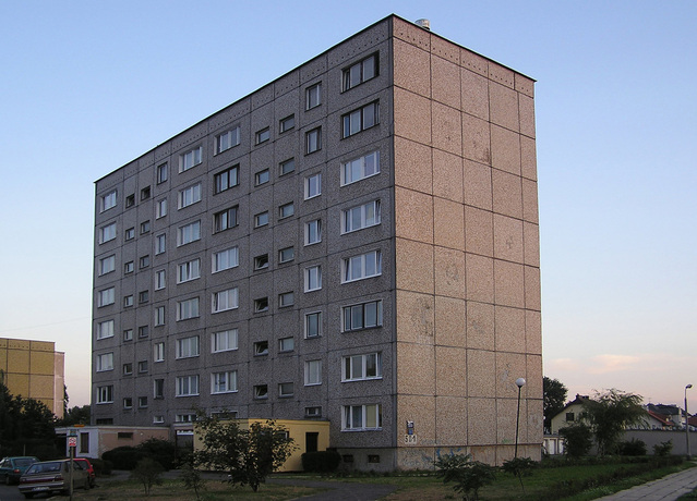 bytovka na okraji města